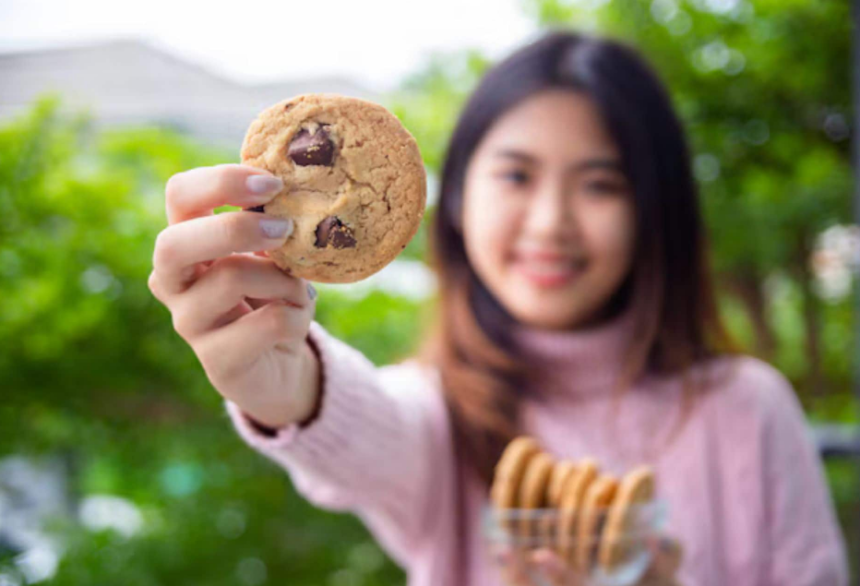 18 Year Old Tianas Sweet Fresh Cookies